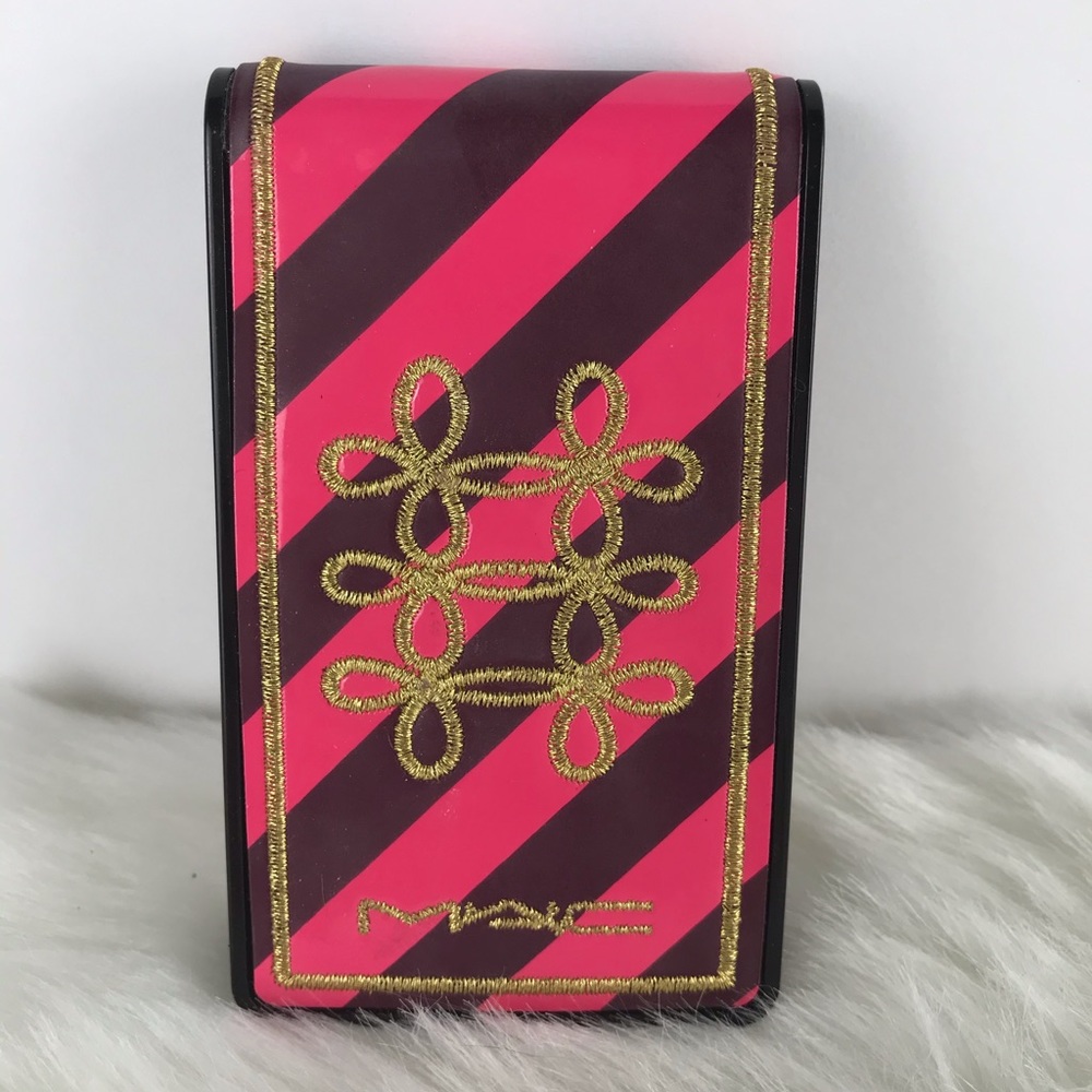 MAC “Nutcracker Sweet Copper Face Compact”